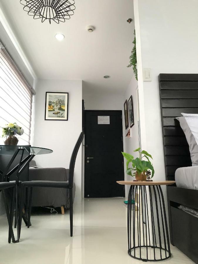 Cozy And Full Service Condo At The Heart Of Bacolod Exterior photo