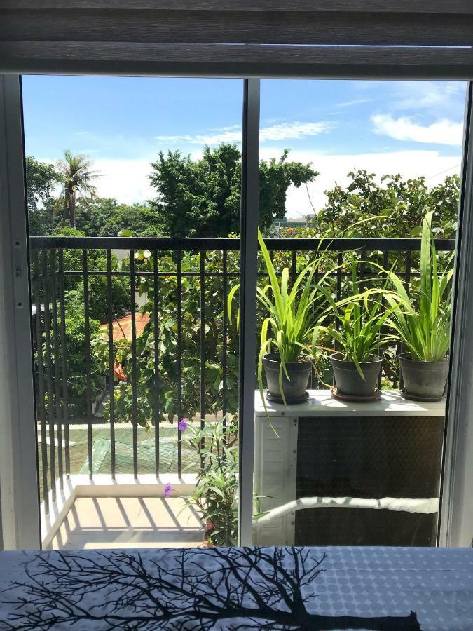 Cozy And Full Service Condo At The Heart Of Bacolod Exterior photo